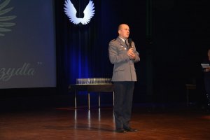 Komendanta Miejski Policji w Koninie otwiera konferencję